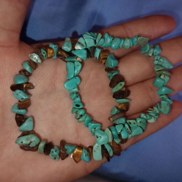 Set of two stretchy Turquoise beaded bracelets - Picture 1 of 7